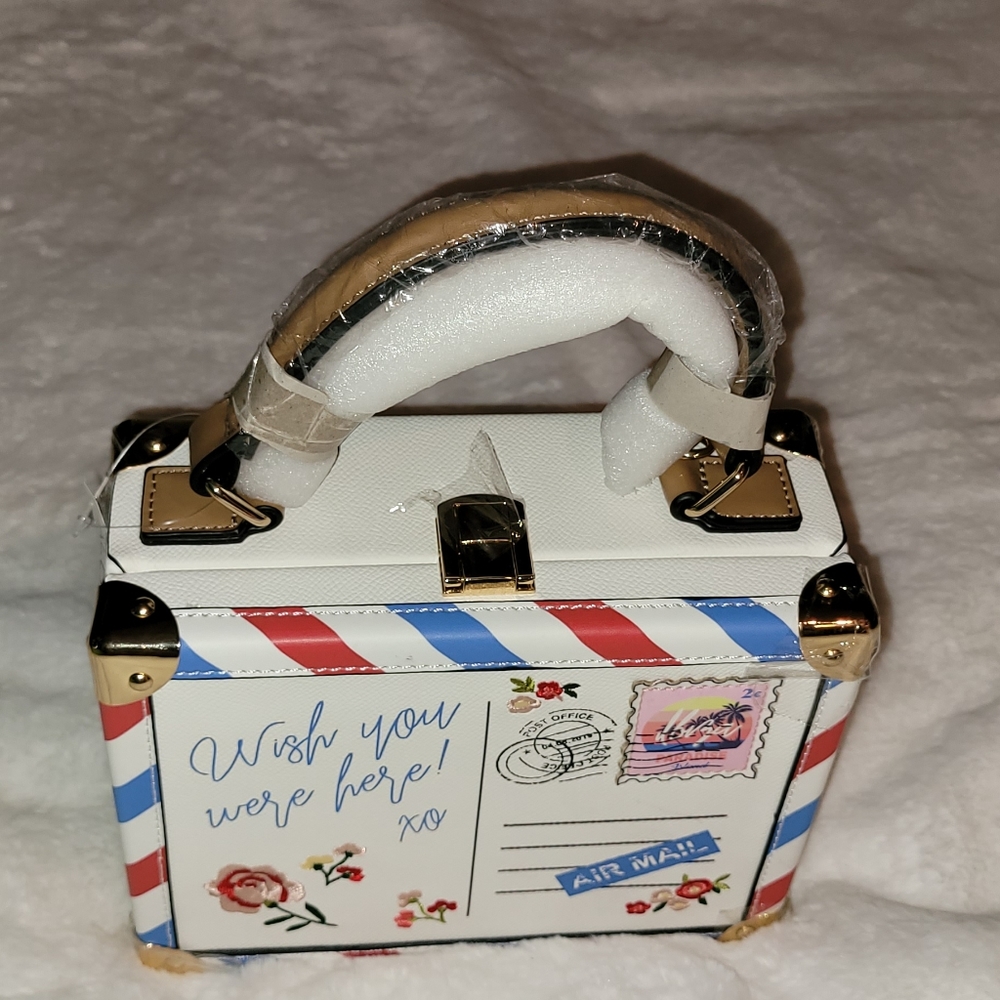 Clutch handbag